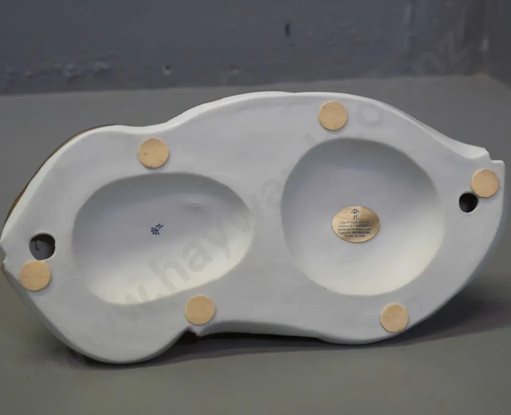 RG Porcelain Italy white and gilt giraffe pair figure with crystal pieces, with Limoges and Swarovski labelling, and a Image 1++