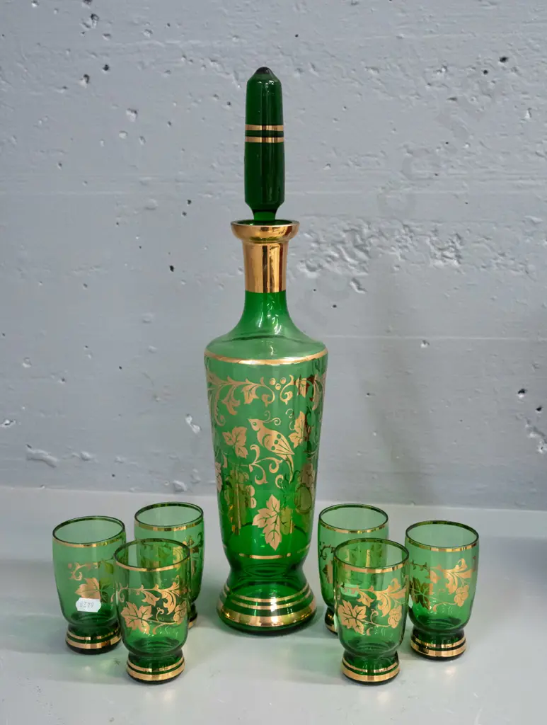 retro green and gilt stoppered decanter H-430 and 6 glasses - with grape and bird motifs Image 1++
