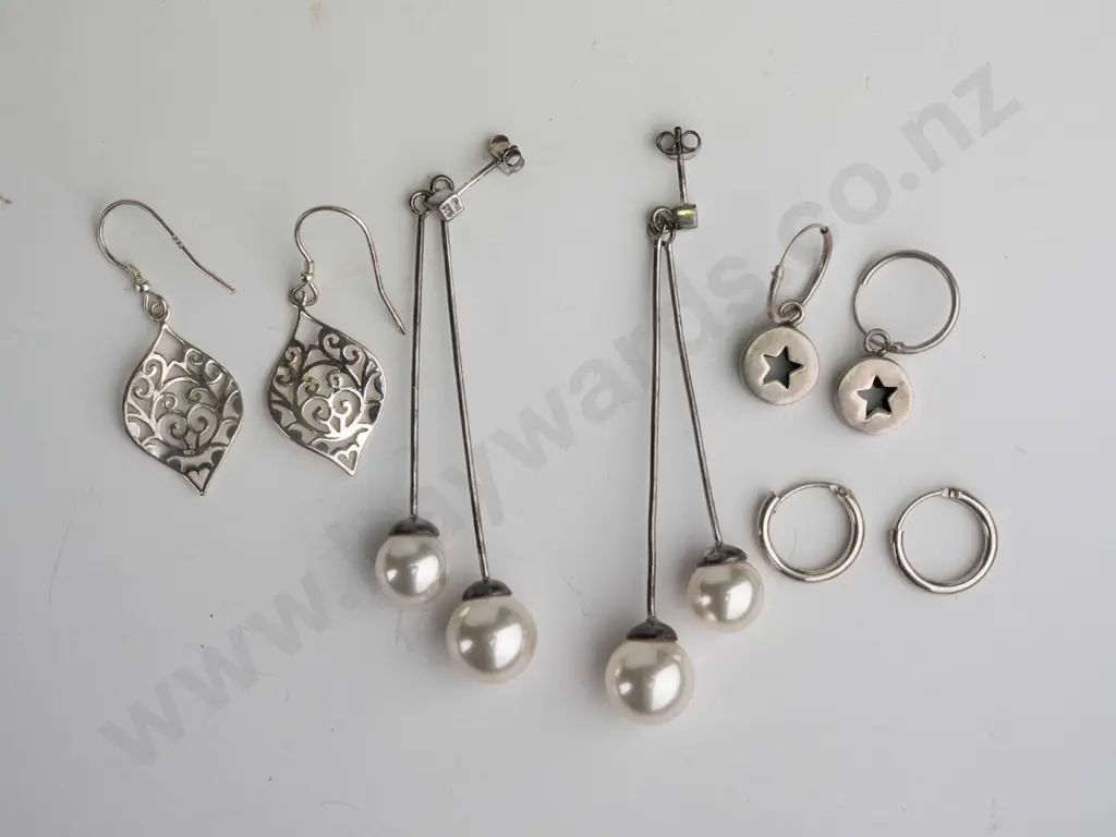 4x pairs of sterling silver earrings Image 1++
