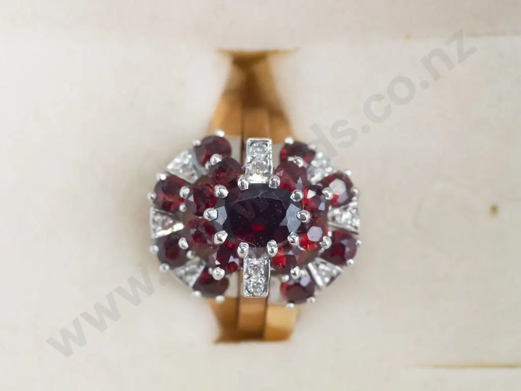 3x cz and garnet 9ct ring set - size N.5 Image 1++