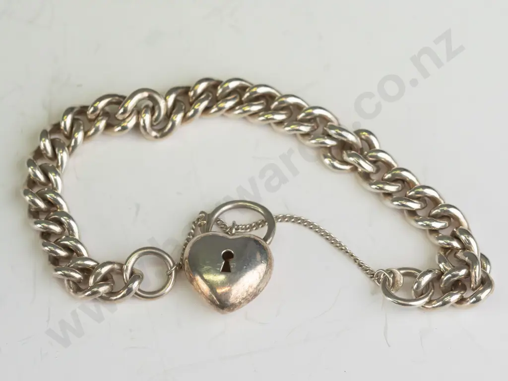 silver bracelet with heart clasp & safety chain stamped 925 Image 1++
