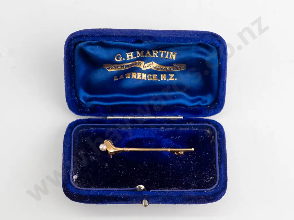 boxed gold plated golf club synethic pearl tie pin Image 1++