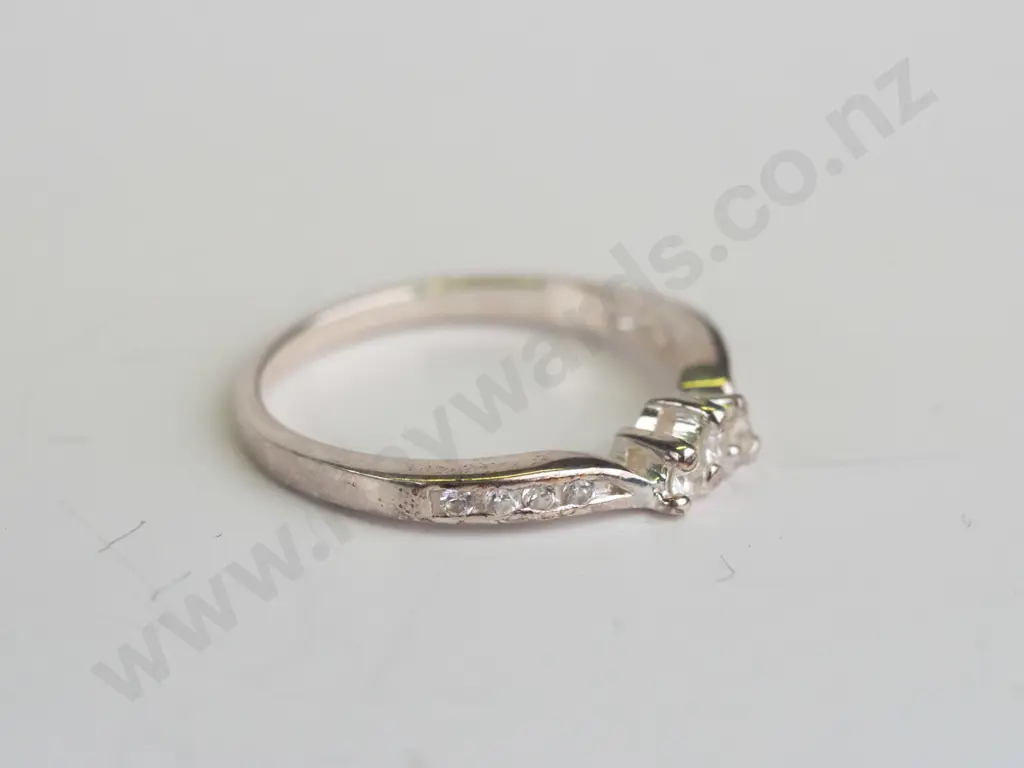 cz sterling silver ring - size O Image 1++