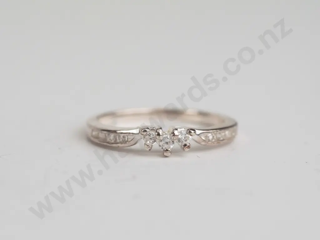 cz sterling silver ring - size O Image 1++