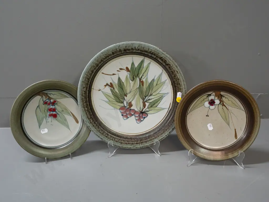 Neil Grant NZ Studio Pottery 3x plates, largest plate D-285 Image 1++