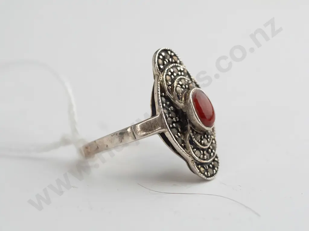 marqusite cornelian ring - no mark, size Q Image 1++