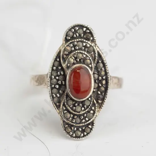 marqusite cornelian ring - no mark, size Q