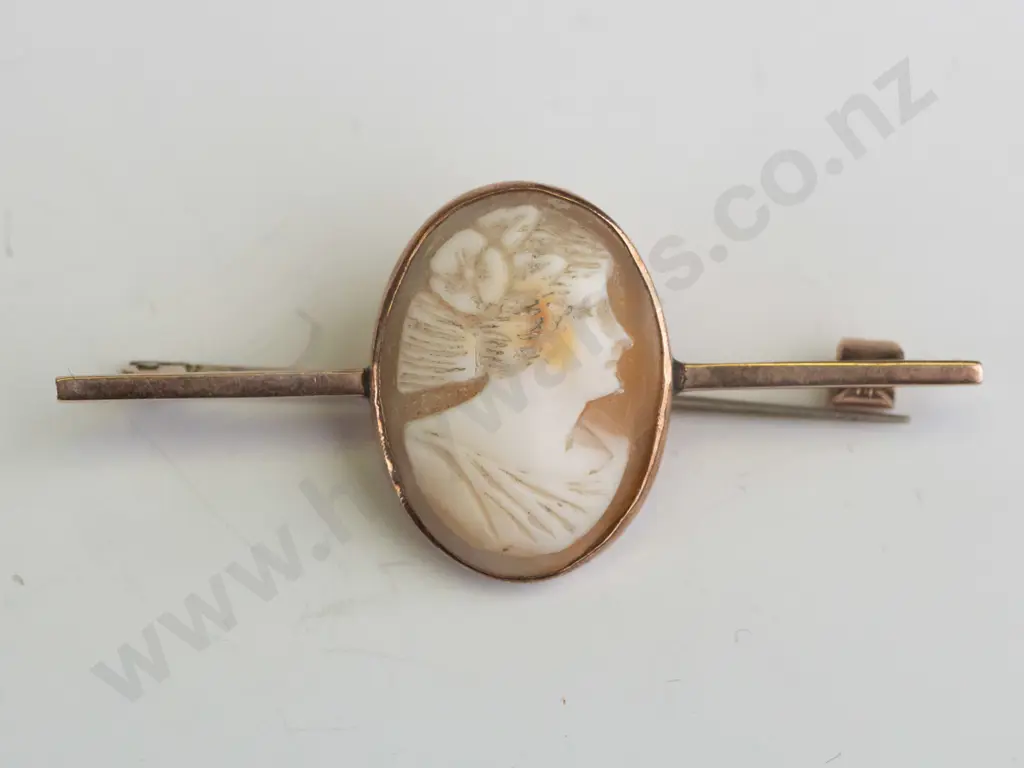 9ct rose gold cameo bar brooch (4.4gm) Image 1++