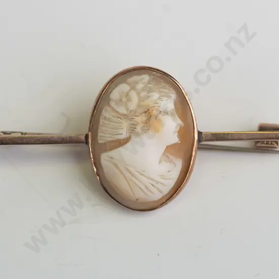 9ct rose gold cameo bar brooch (4.4gm)