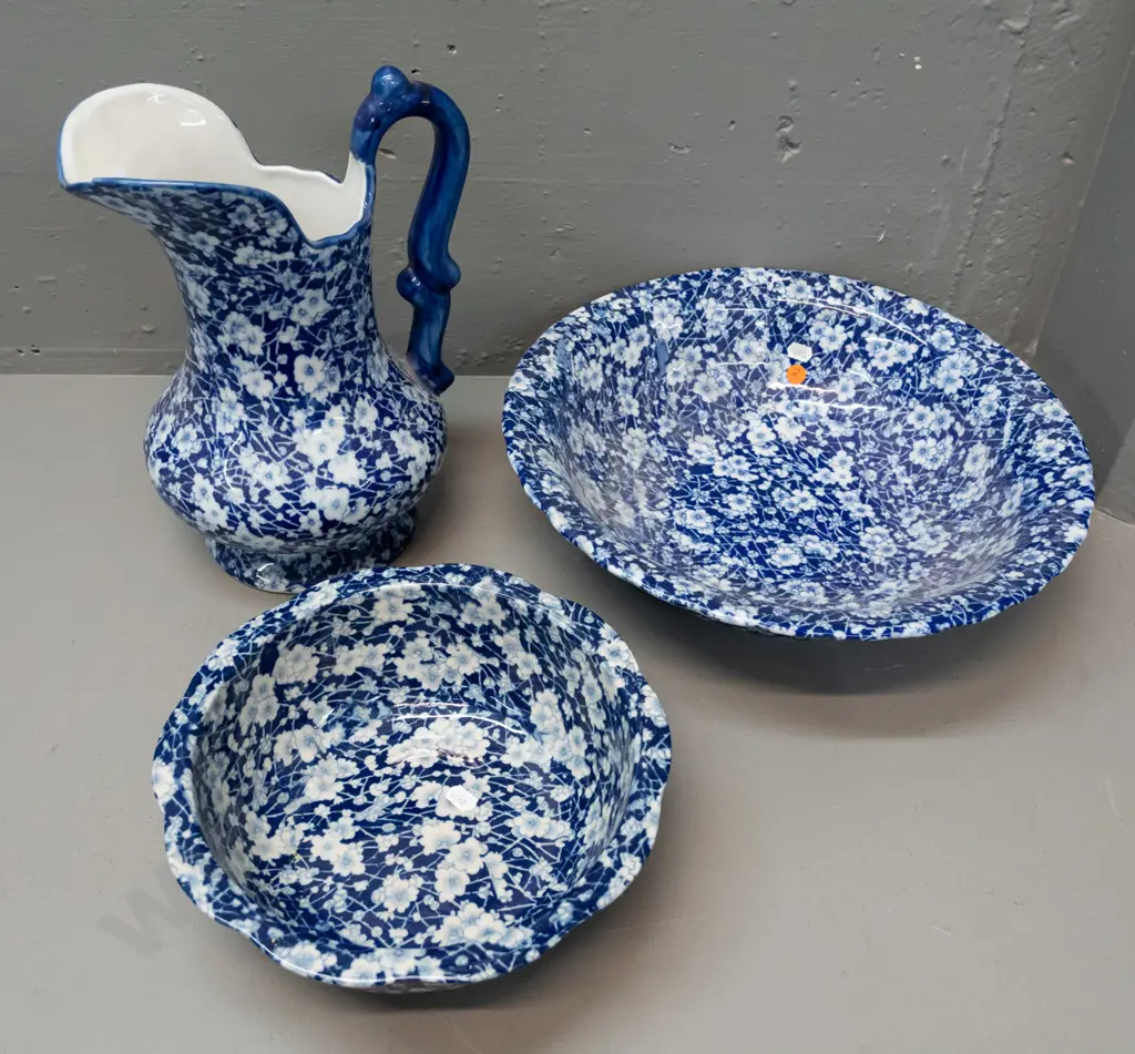 Chinese blue & white AOF prunus / calico style wash jug & basin and a smaller bowl - jug H-280 Bowl D-360 Image 1++