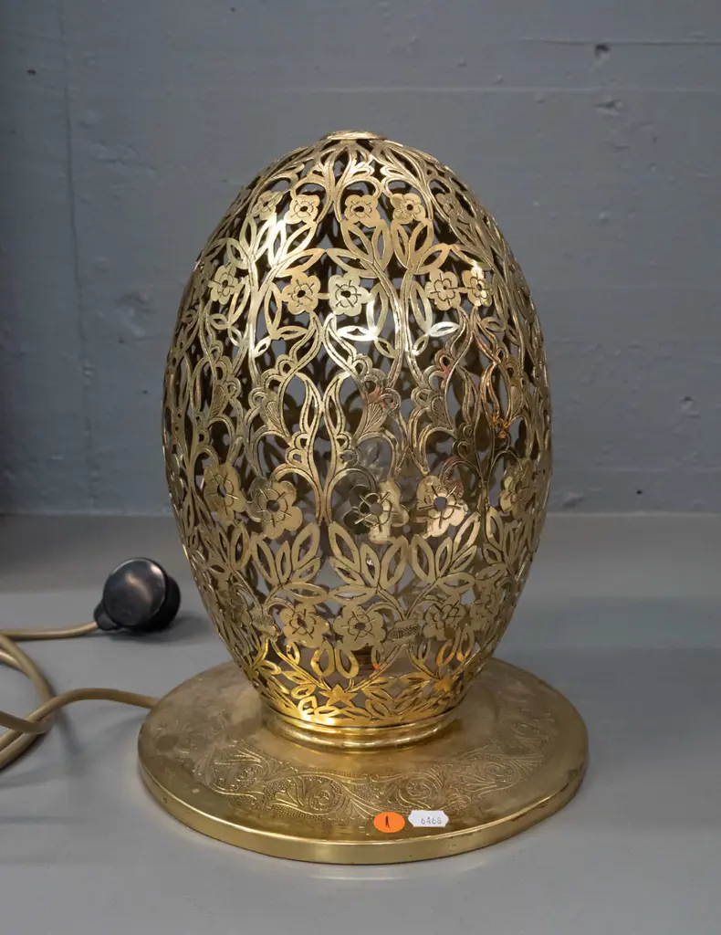 egg-shaped pierced brass table lamp with embossed circular base - base has a few small dents around edge H-330 D-230 Image 1++