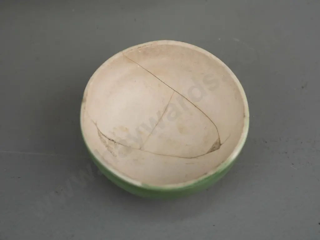 2 green glaze (Crown Lynn?) lidded ginger jars marked "China Kienhua" - smaller has obvious repairs to lid, larger has Image 1++