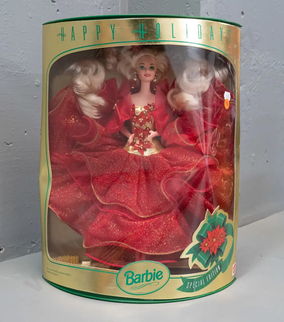 1993 Special Edition Happy Holidays Barbie in original packaging Image 1++