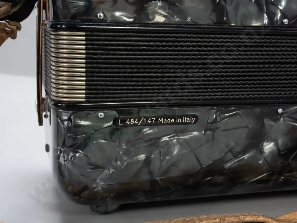 Scandalli piano accordion with case and booklets - some wear to case Image 1++