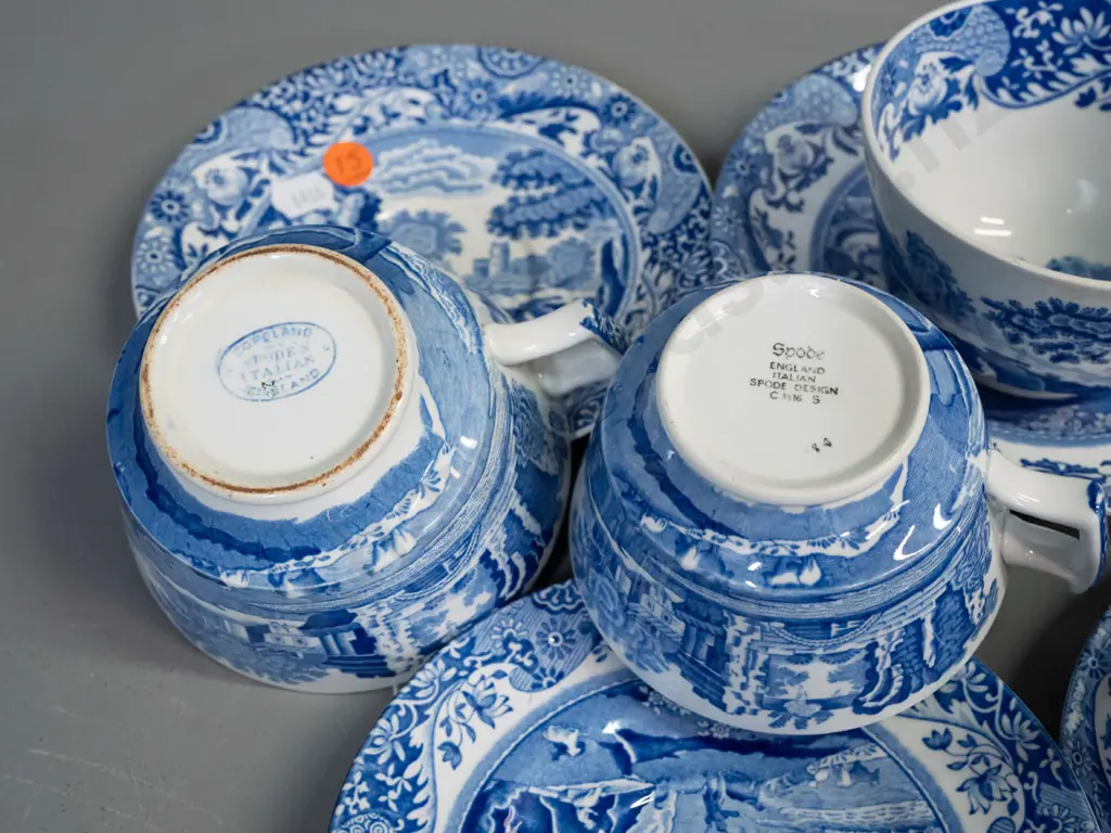 6 Spode Italian pattern cups & saucers - 2 slightly larger than others, with older oval mark Image 1++