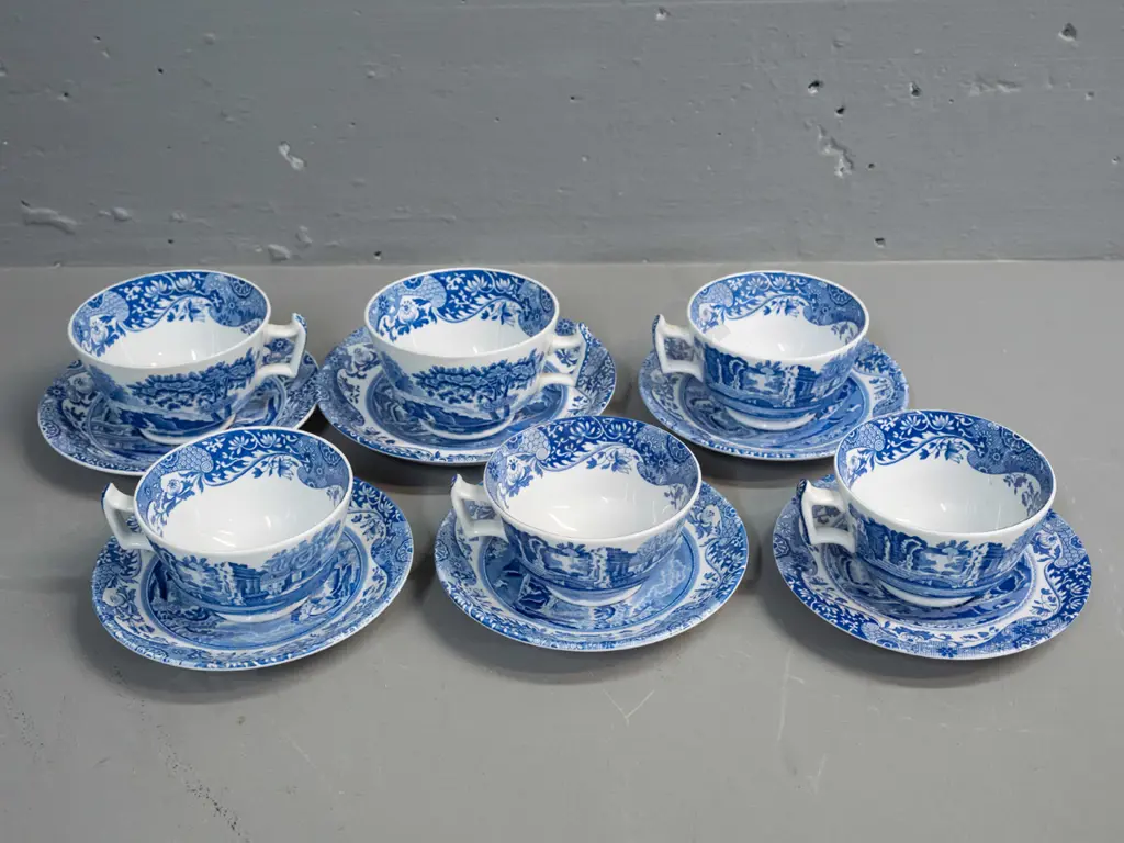 6 Spode Italian pattern cups & saucers - 2 slightly larger than others, with older oval mark Image 1++