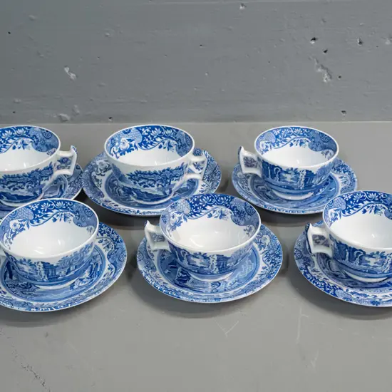 6 Spode Italian pattern cups & saucers - 2 slightly larger than others, with older oval mark