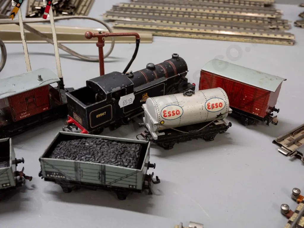 vintage Meccano / Hornby Dublo train set with transformer, locomotive and rolling stock, assorted track pieces, level Image 1++