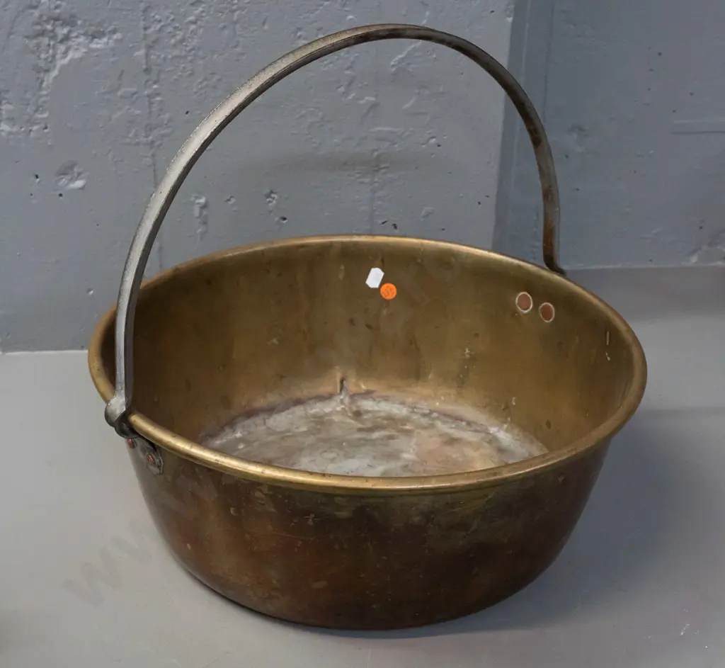 brass jam pan with fixed cast metal handle - has repaired split and dents to bottom H-350 D-390 Image 1++