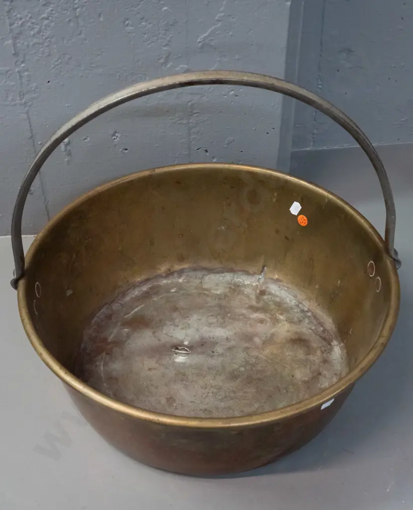 brass jam pan with fixed cast metal handle - has repaired split and dents to bottom H-350 D-390 Image 1++