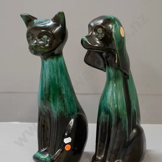 2 Blue Mountain pottery animal figures - seated cat H-360 and dog