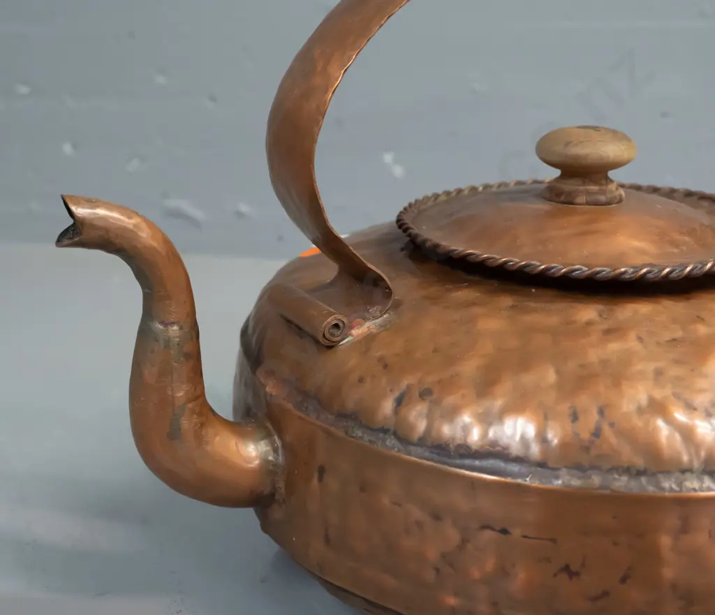 vintage hand-beaten copper kettle with turned wooden handle and knob, rope-twist edging on lid - some discolouration, Image 1++