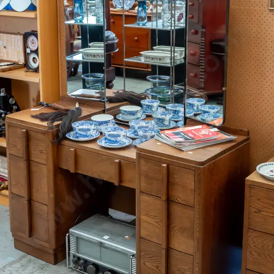 deco oak kneehole dressing table - 7 drawers, 3-piece mirror w/ adjustable side wings, vertical wooden handles - some