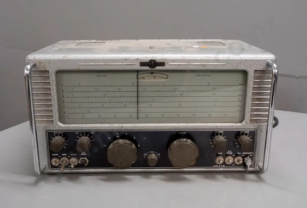 1950s vintage Eddystone heavy duty English radio receiver Model 888 - some corrosion and paint loss to case, untested. Image 1++