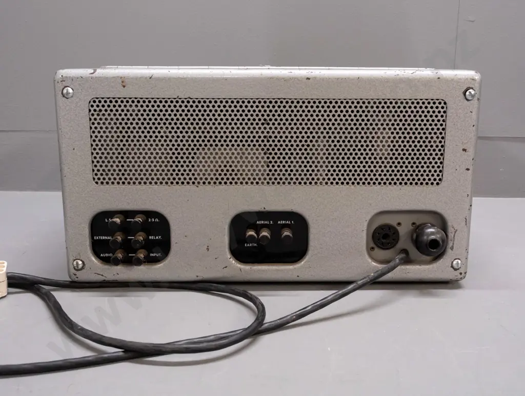 1950s vintage Eddystone heavy duty English radio receiver Model 888 - some corrosion and paint loss to case, untested. Image 1++