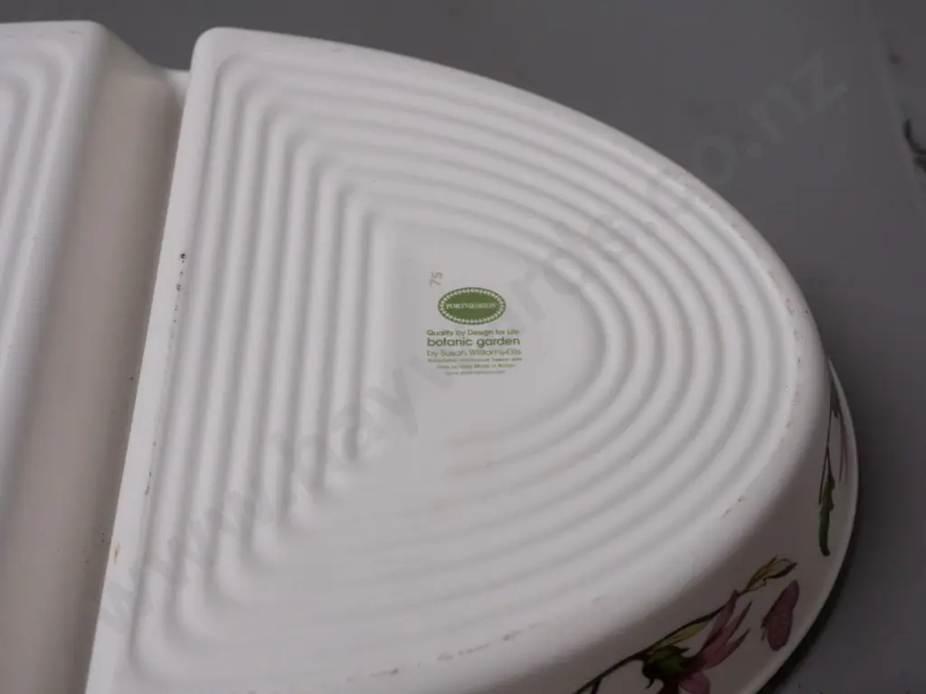 Portmeirion Botanic Garden items - segmented serving dish L-290 and 3 side plates Image 1++