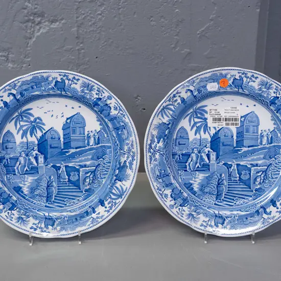 pair of Spode Blue Room Collection "Caramanian" pattern cabinet plates D-270