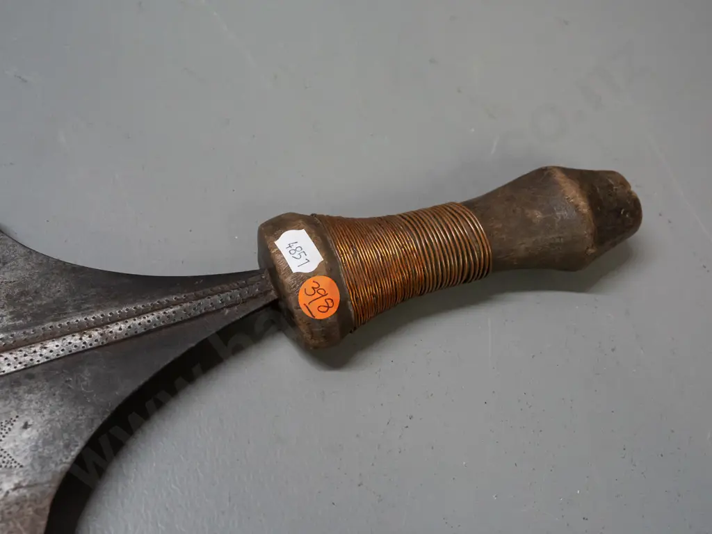 Mangbetu knife, Democratic Republic of Congo - broken wood handle has been re-bound with copper wire, corrosion to blade Image 1++