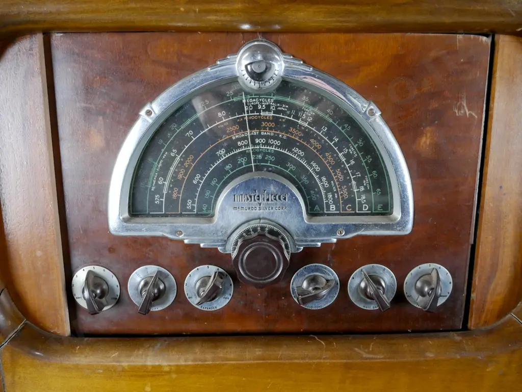 deco large console radio - Masterpiece / McMurdo Silver, Chicago, Jansen speaker, label on cabinet: Built Image 1++