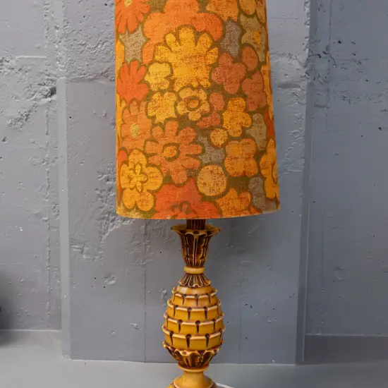 retro composite pineapple shaped table lamp with floral shade H-710 - shade a little wobbly