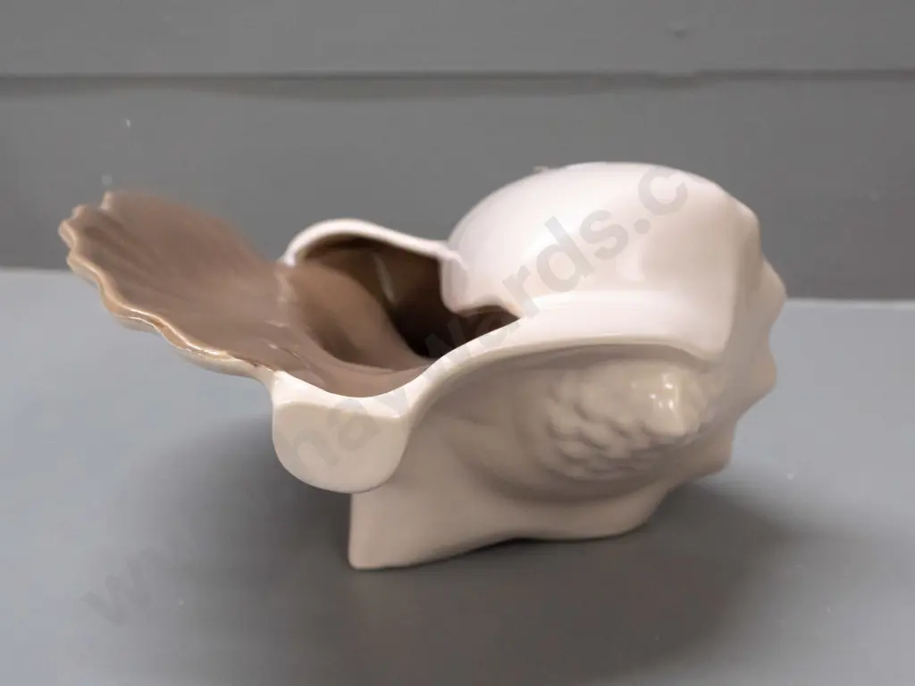 Poole twintone sepia and mushroom 3-footed shell vase number C54 - H-120 L-290 Image 1++