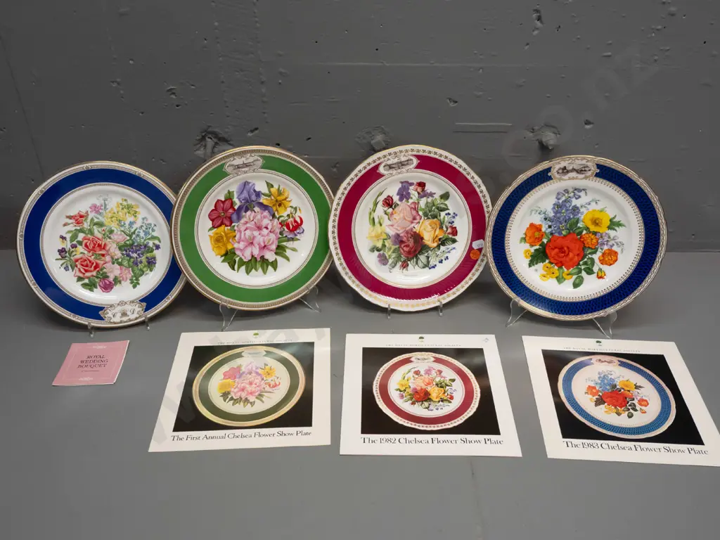 4 boxed Royal Horticultural Society flower plates - Wedgwood, Worcester and 2 Royal Doulton - each D-230, includes Image 1++