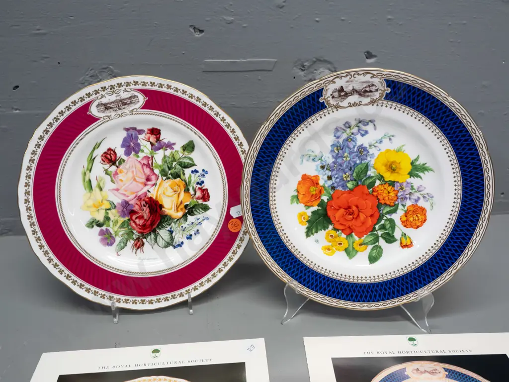 4 boxed Royal Horticultural Society flower plates - Wedgwood, Worcester and 2 Royal Doulton - each D-230, includes Image 1++