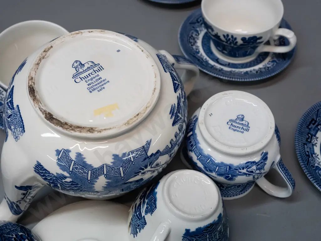 Churchill willow pattern tea ware - teapot H200 L230, cream & sugar with 9 cups and 8 saucers - some sticker residue Image 1++