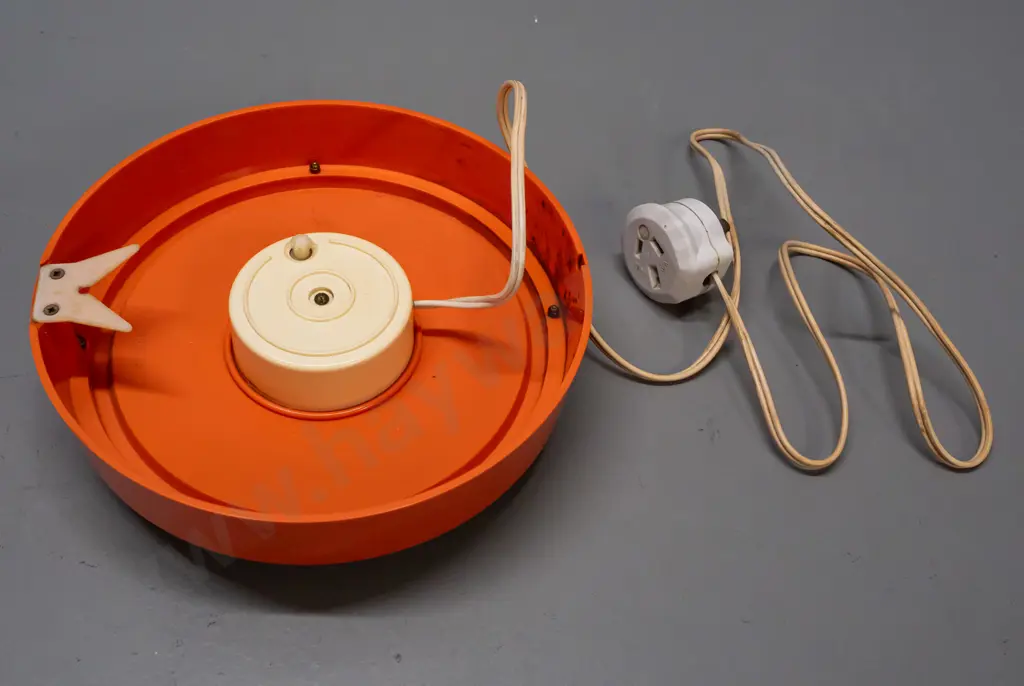 retro orange English Metamec electric wall clock - going, some tarnishing to bezel D-220 Going well. Image 1++