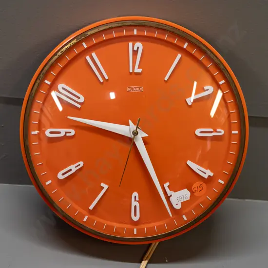 retro orange English Metamec electric wall clock - going, some tarnishing to bezel D-220 Going well.