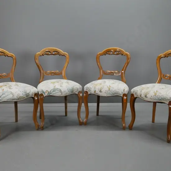 4 vintage mahogany cab-leg balloon back chairs with carved back splat and top rail - fading / wear to finish, some wear,