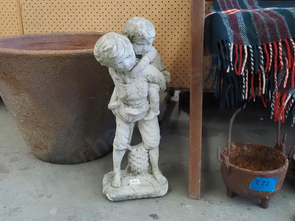 concrete garden ornaments - piggy back children H480 Image 1++