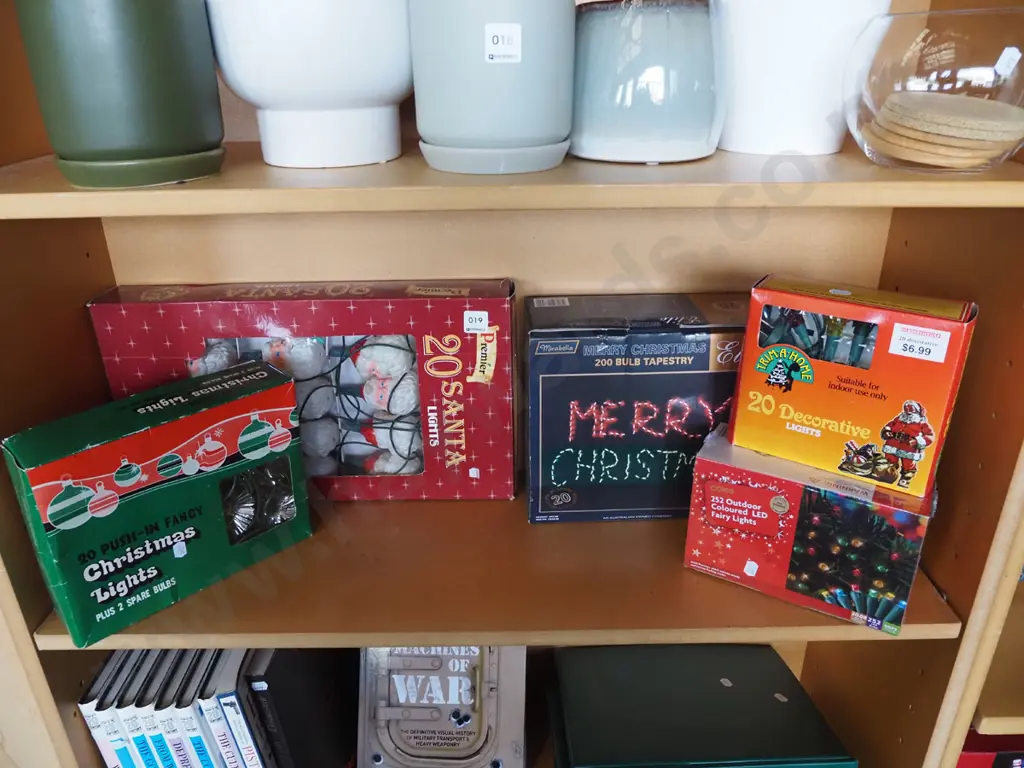 shelf; Xmas lights Image 1++