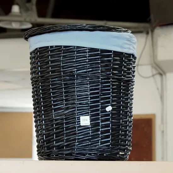 small cane laundry hamper H370