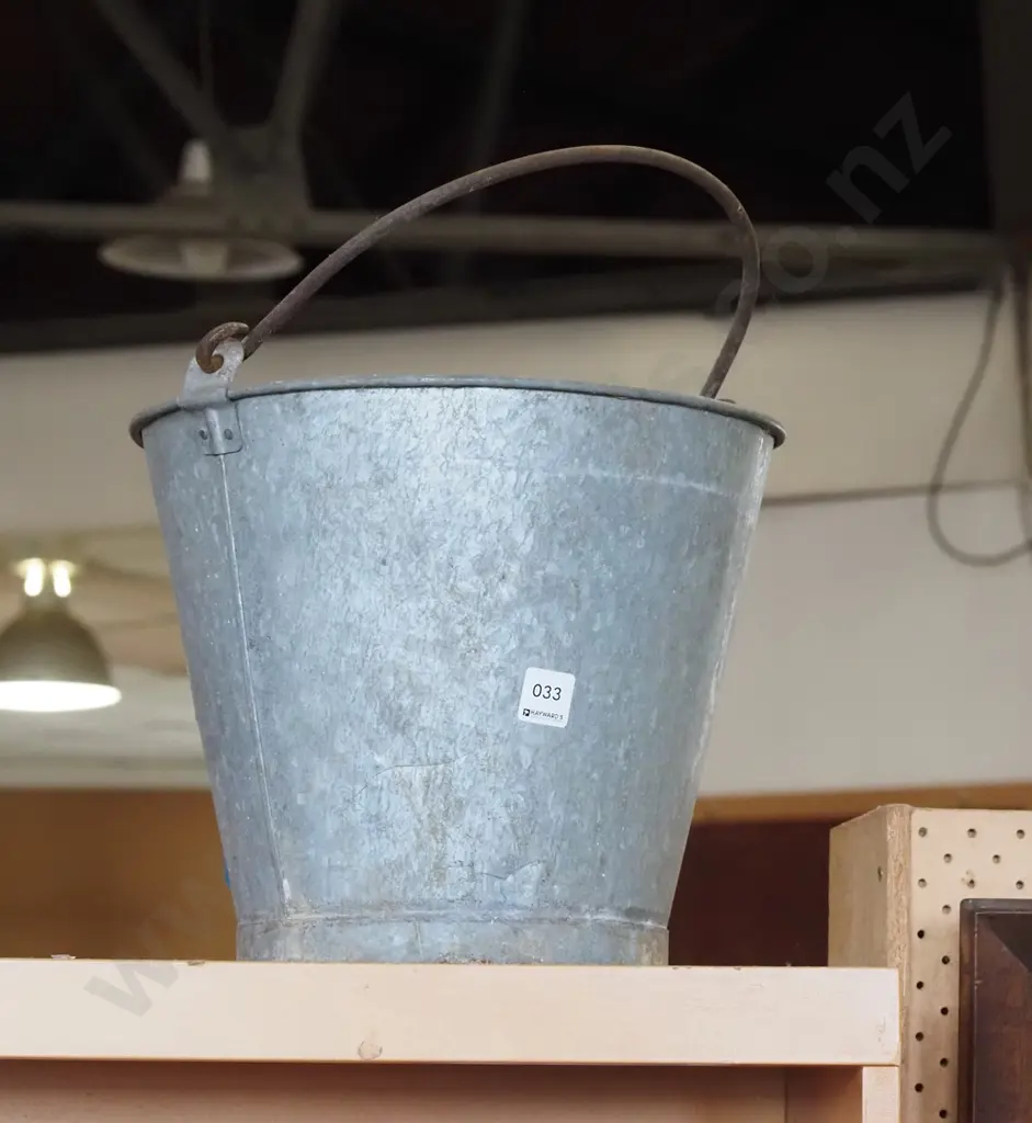galvanised bucket Image 1++