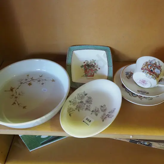 Crown Lynn royal wedding trios, baking dish etc