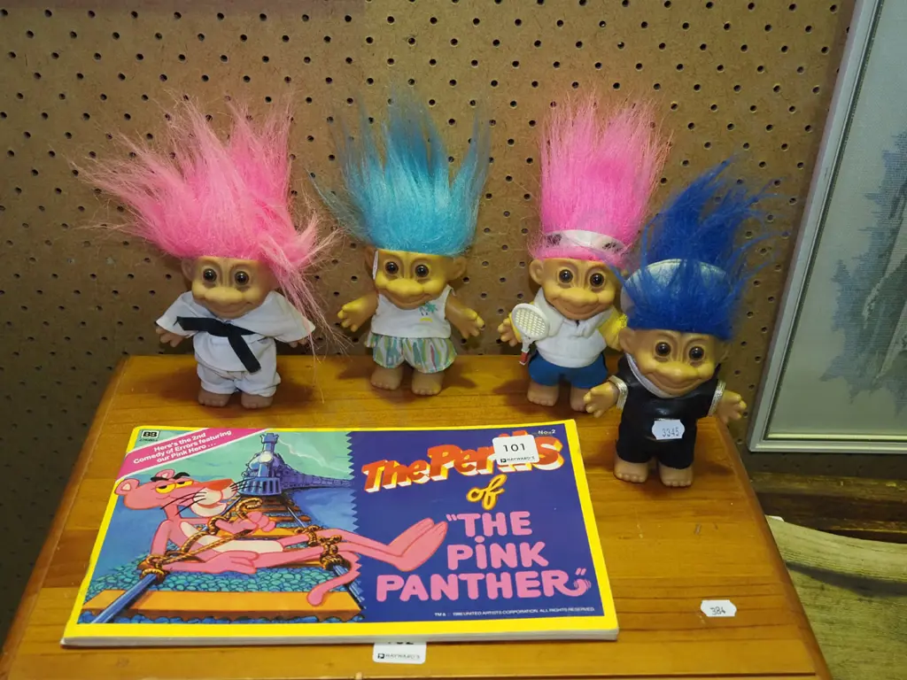 comic book, 4x troll toys Image 1++