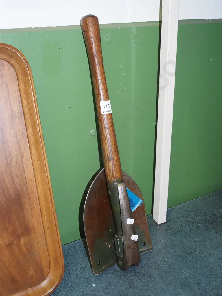 trenching shovel Image 1++