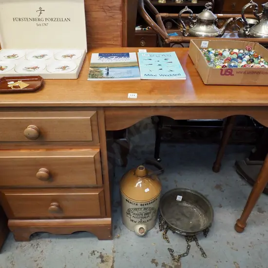 mahogany 3 drawer desk H735 W1065 D415