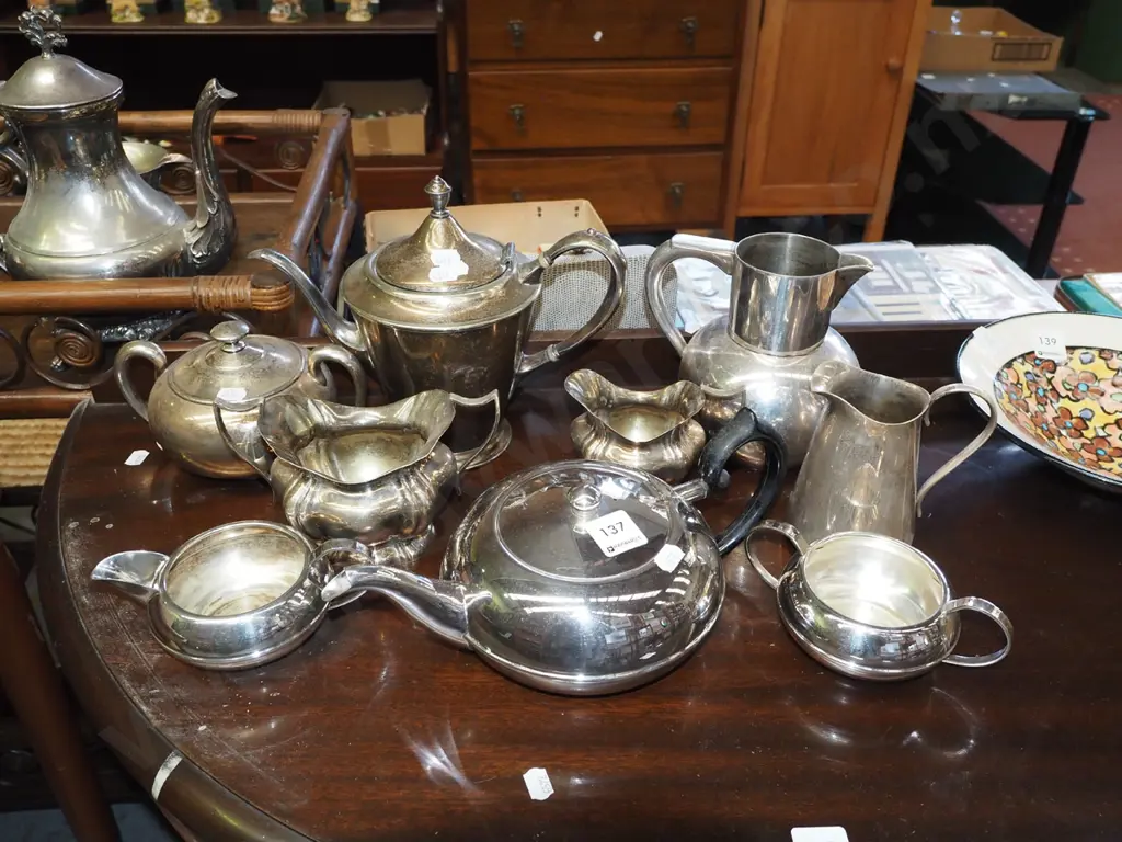 plated ware teapots, creamers etc Image 1++
